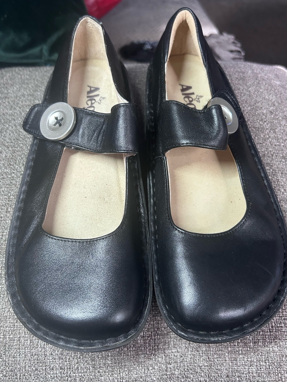 NWOT Alegria Black Mary Jane Leather Flats with Decorative Button, Sz 36 (6.5-7)